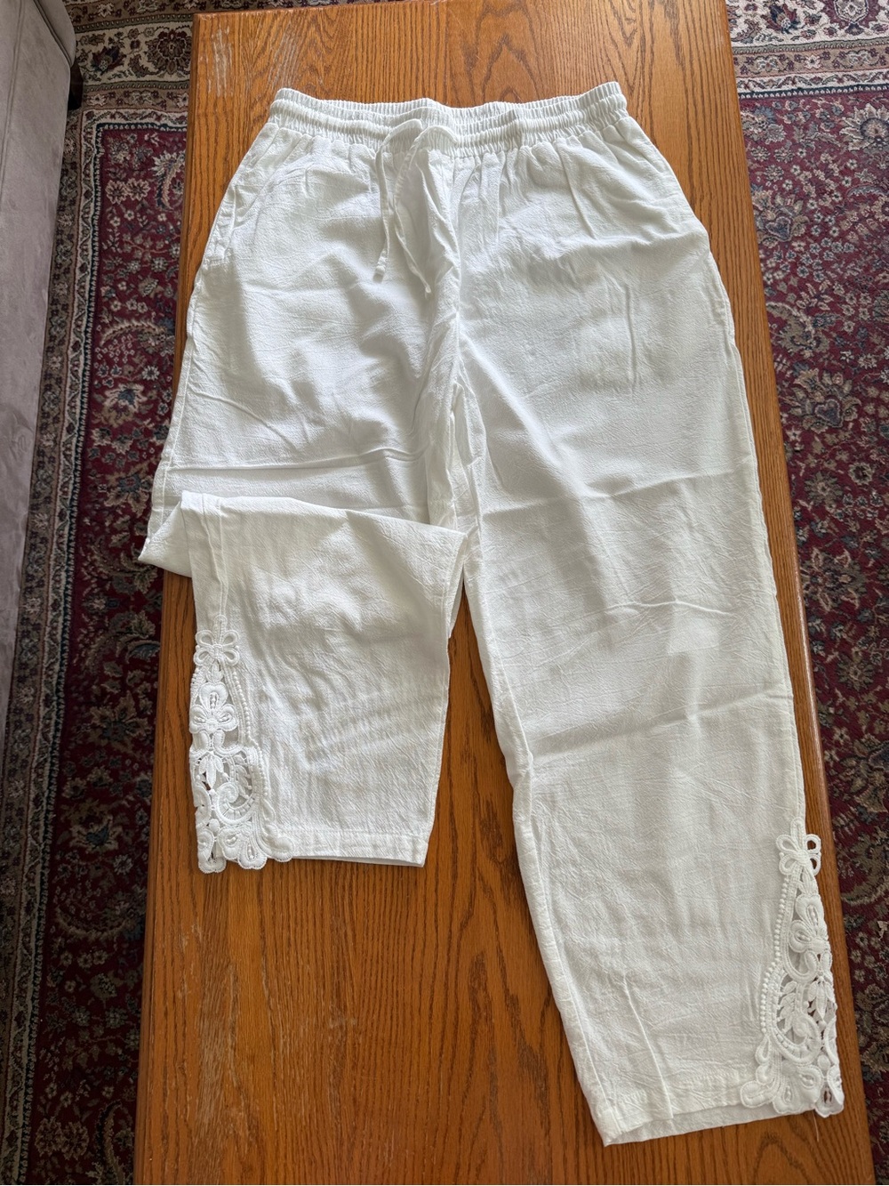 Amazon Essentials White Capris with Lace Trim